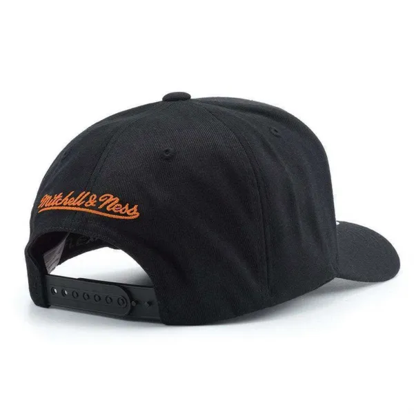 GORRA MITCHELL AND NESS NEW YORK KNICKS HIGH CROWN