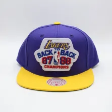 GORRA LOS ANGELES LAKERS NBA BACK TO BACK CHAMPIONS - MITCHELL AND NESS