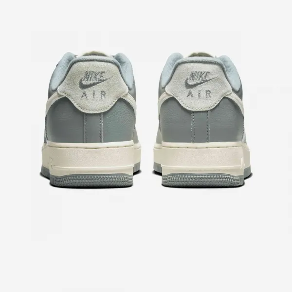 Zapatillas Nike Air Force One Low LX "Mica Green"