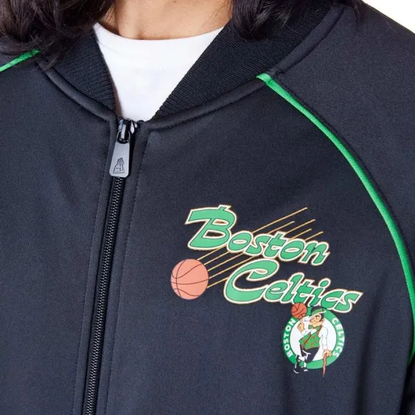 Chaqueta Boston Celtics NBA Script Track Top New Era detalle